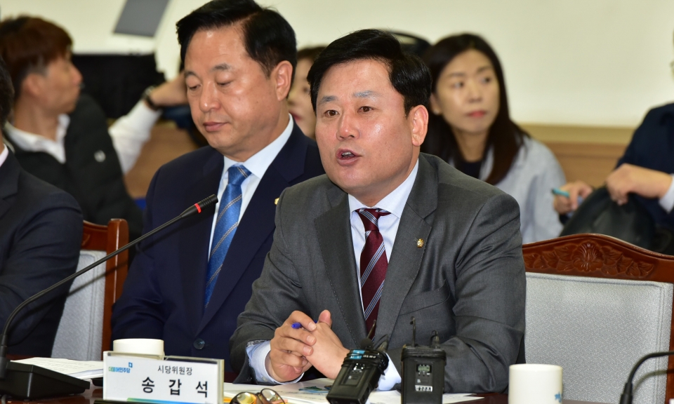 24일 광주광역시의회에서 더불어민주당과 광주광역시 예산정책협의회가 열렸다.